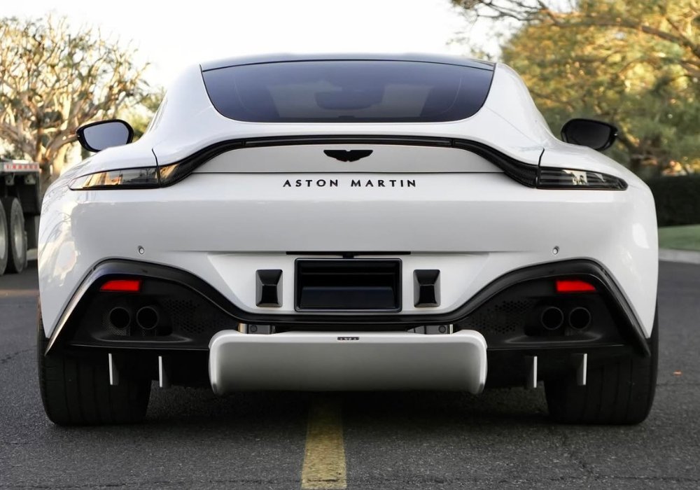 Aston Martin Vantage | Rain Luxury