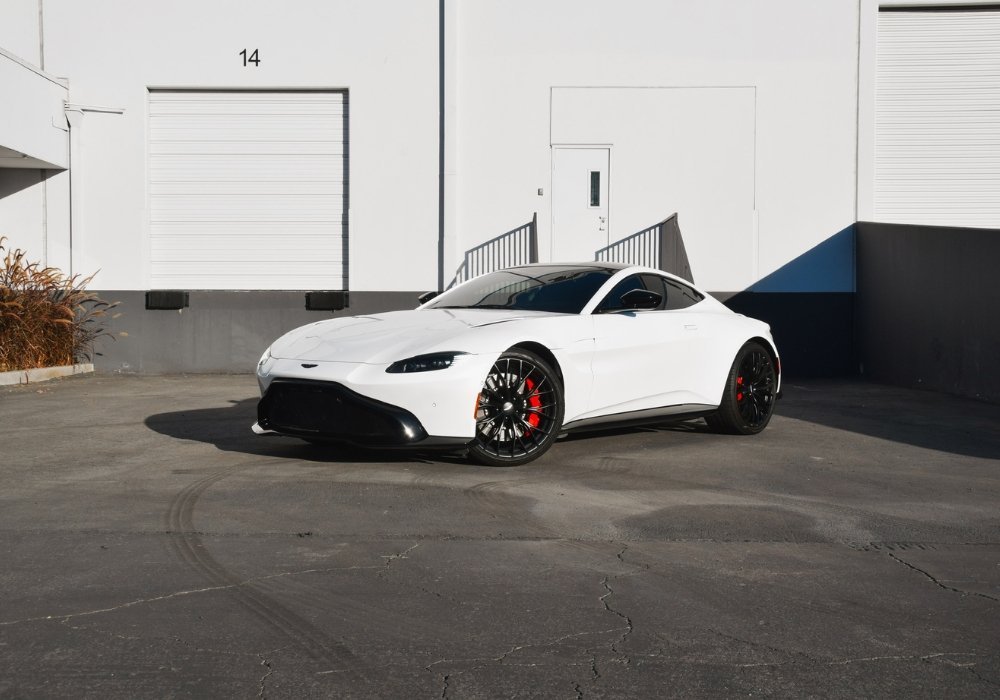 Aston Martin Vantage | Rain Luxury